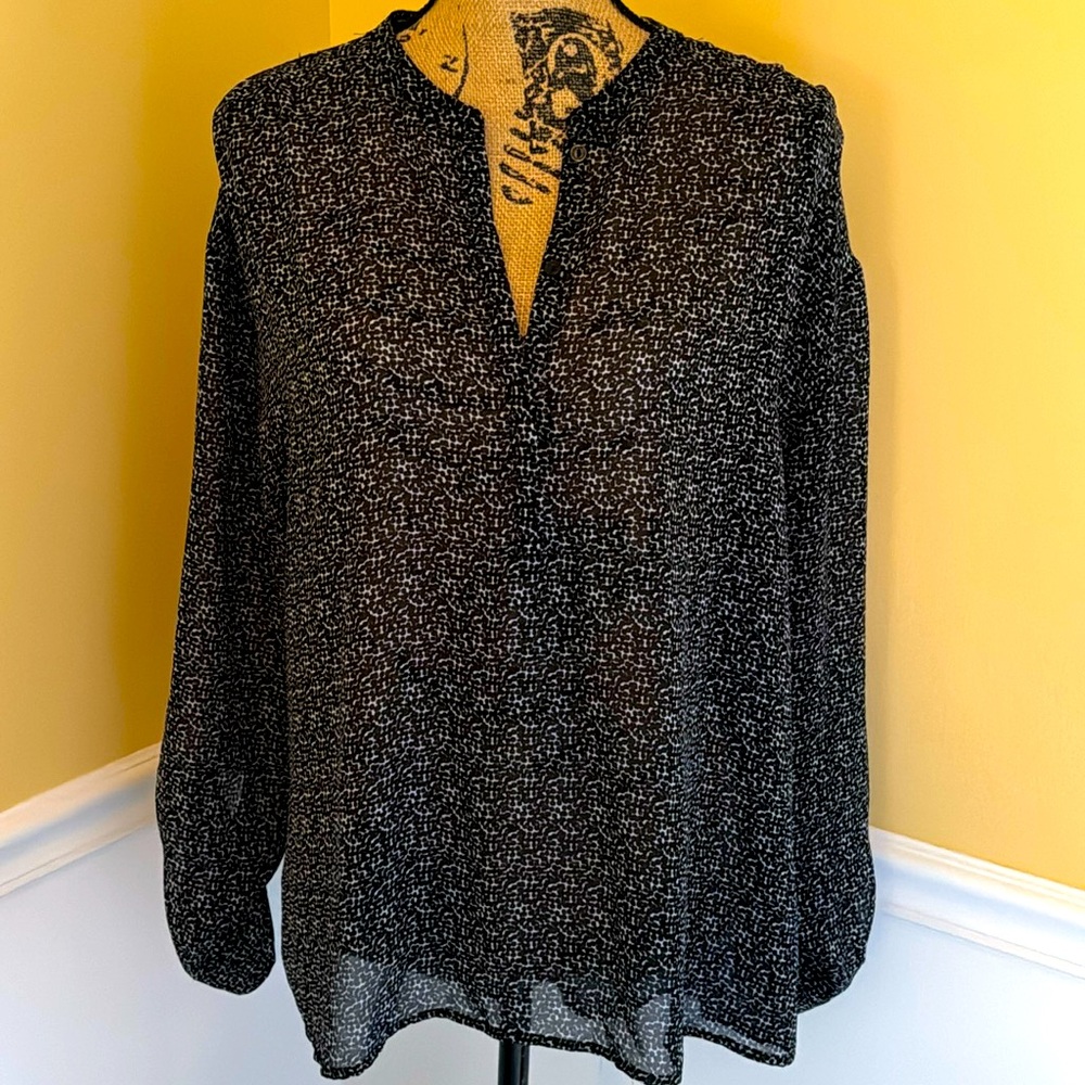 a.n.a. black blouse with white accents
